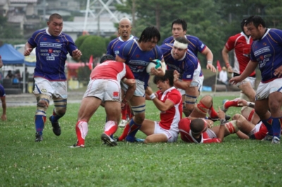 力強く突進する馬渕勝選手
