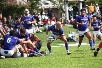 テンポ良くボールを出す長田剛選手