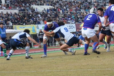 頭を負傷しながら頑張るスコット ファーディー選手